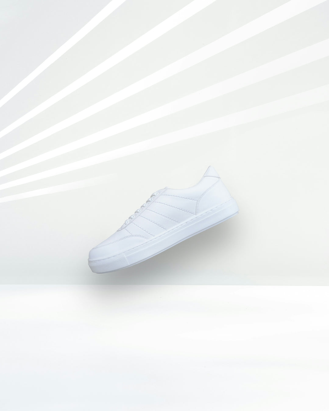 white nike low top sneakers