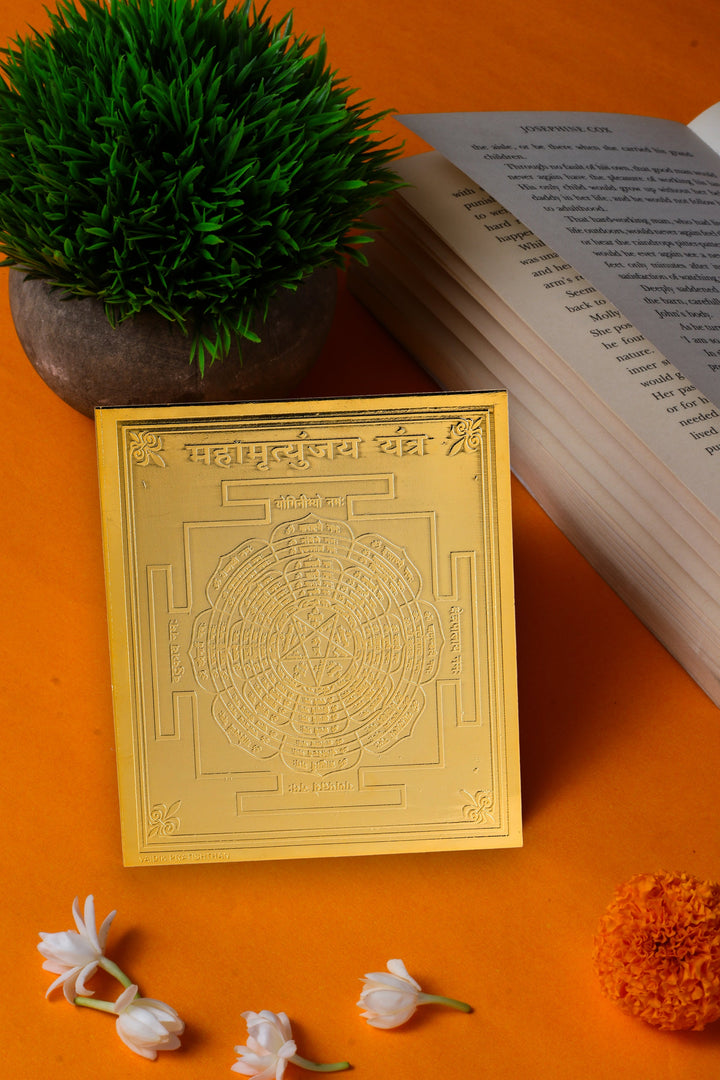 Studio Vaidik Mahamrityunjay Yantra (Tamrapatra, gold plated)