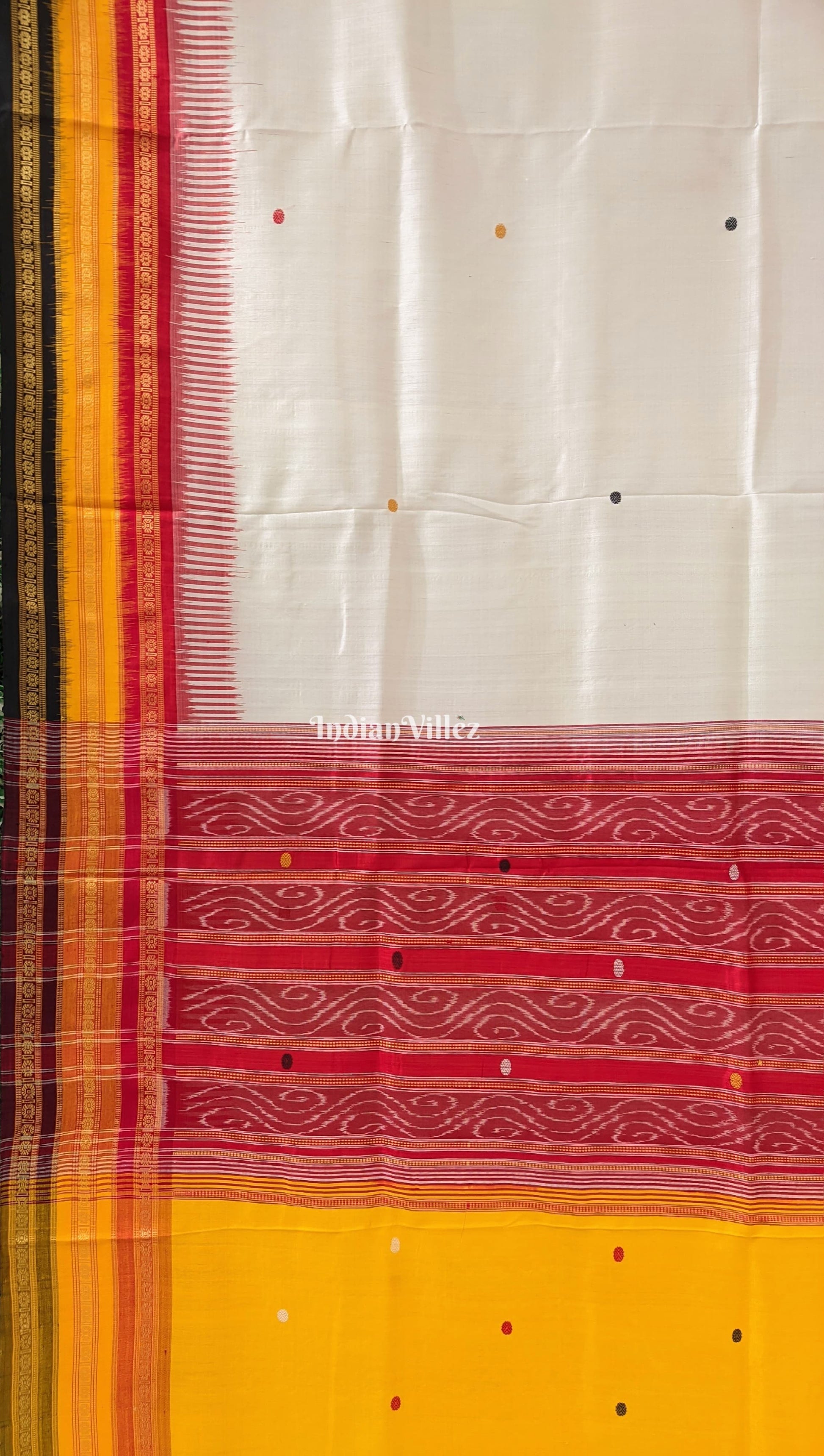 White Odisha Ikat Kathiphera Khandua Silk Saree