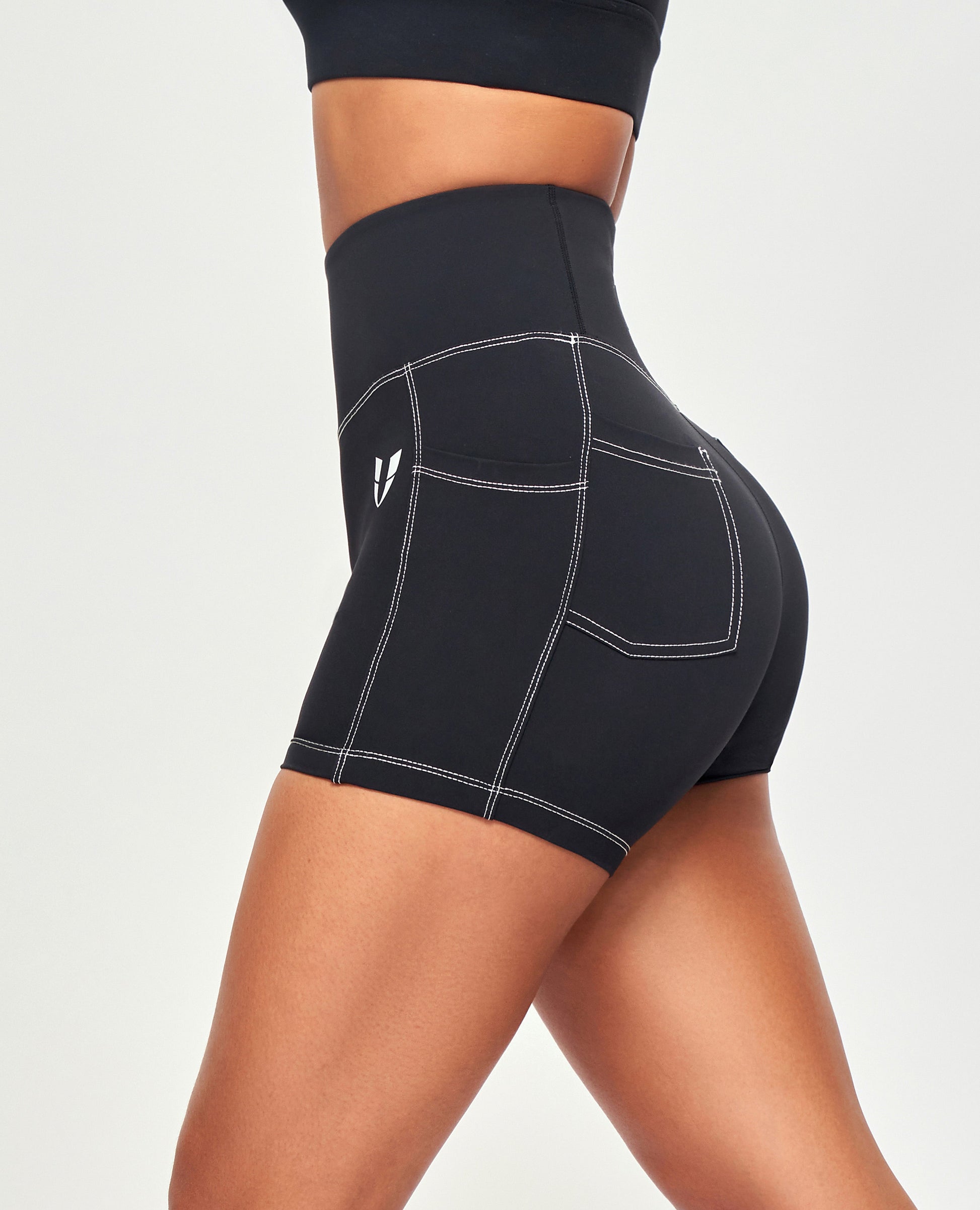 Contrast Stitching Shorts - Black