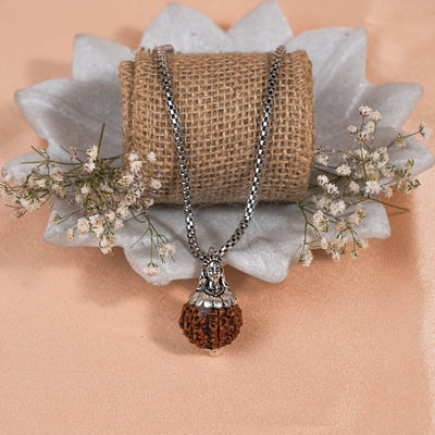 Adiyogi Pendant (7 Mukhi Nepali Rudraksha) With Chain