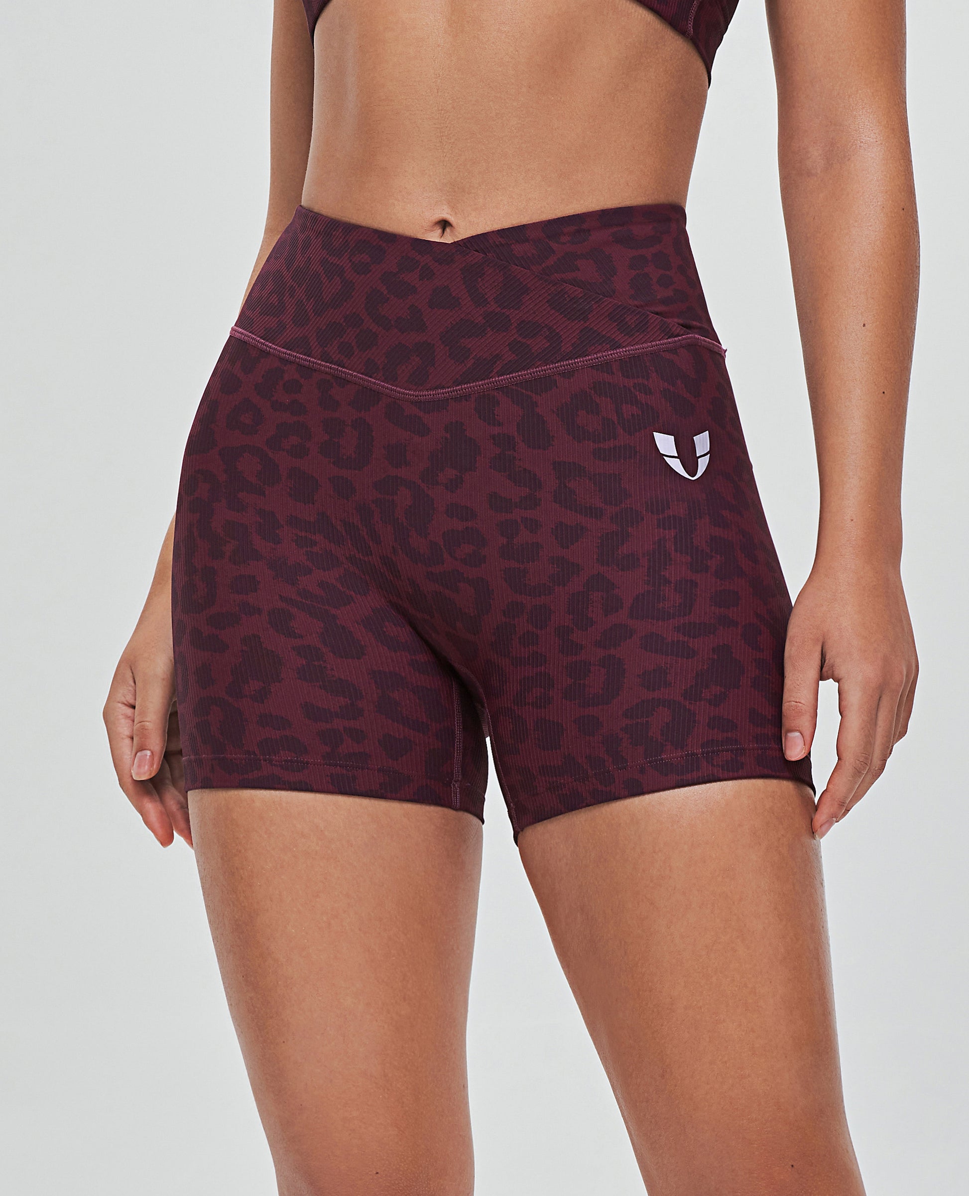 V-waist Cargo Shorts - Red Leopard