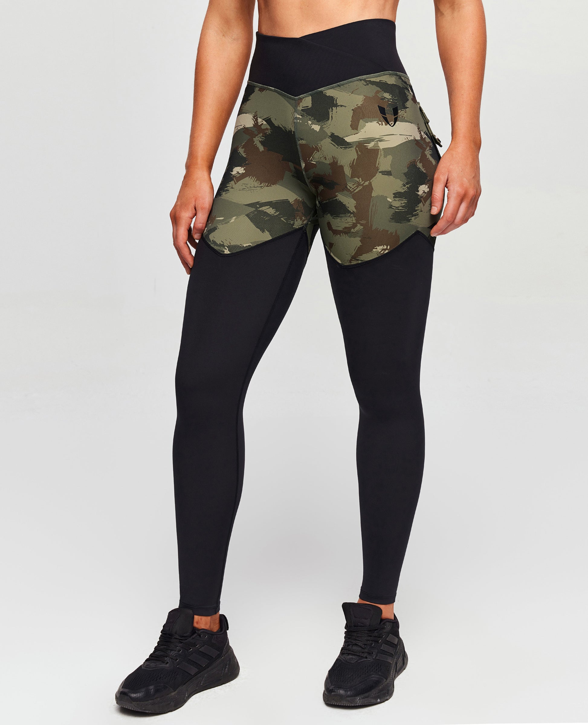 V-waist Gym Leggings - Abstract Camo and Black