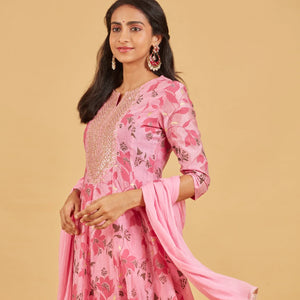Blush Pink Kurta Set With Matching Dupatta