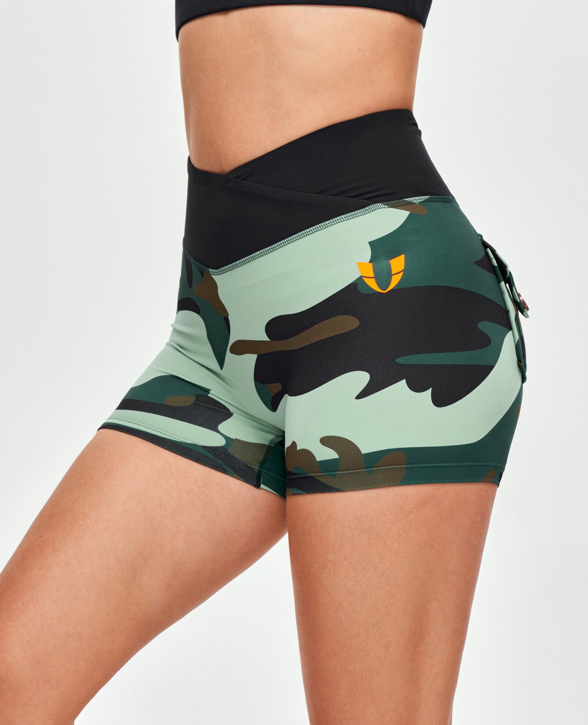 V-waist Cargo Shorts - Green Camo
