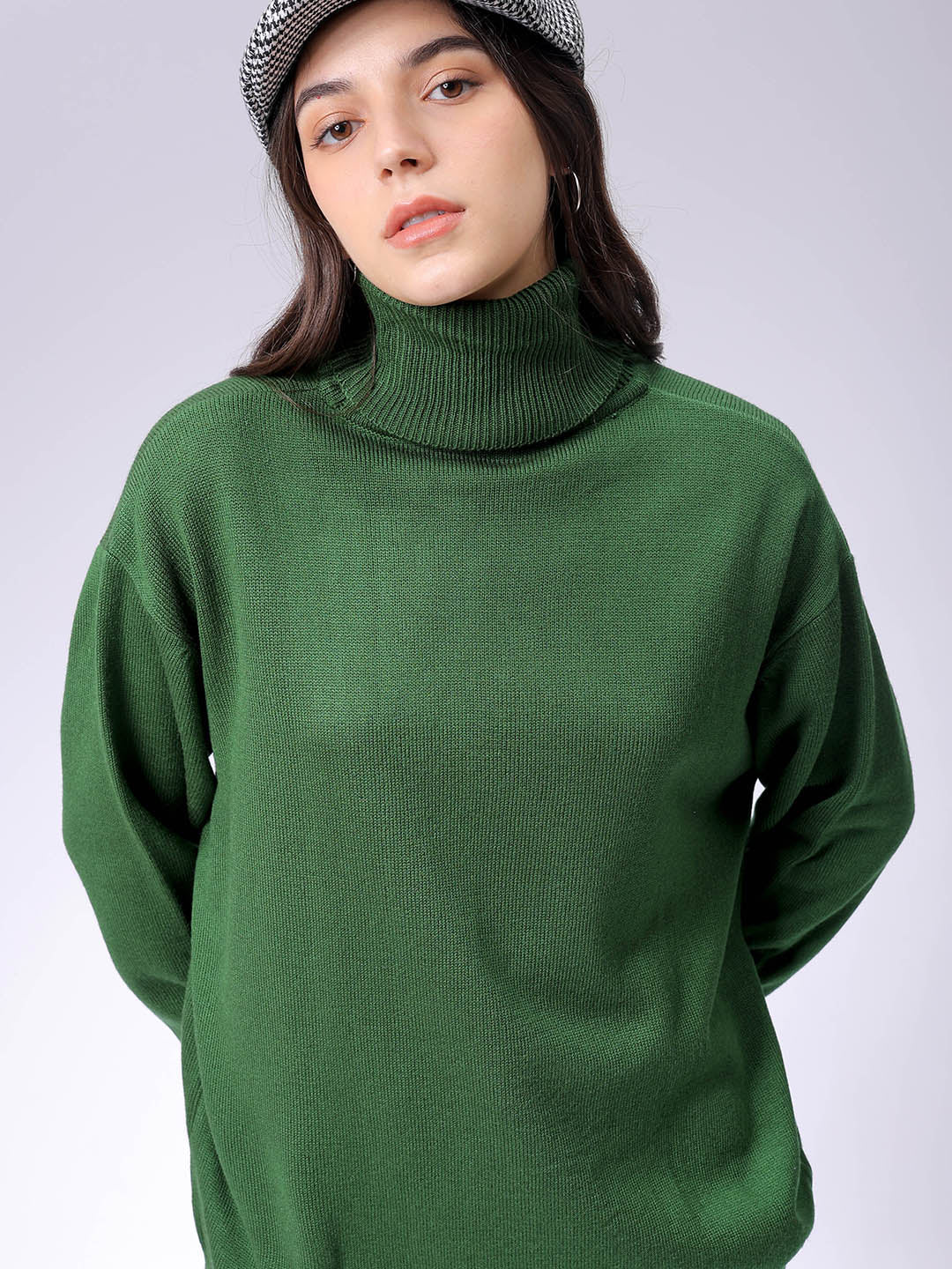 Women's Green Loose Fit High Neck Solid Sweater