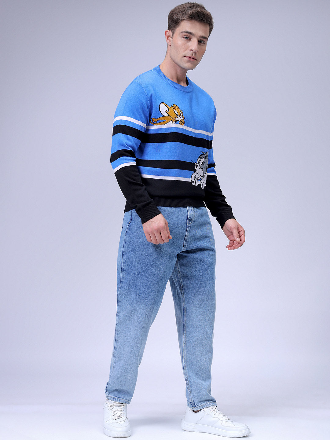 Men's Blue Relaxed Fit Tom & Jerry Printed Crew Neck Sweater