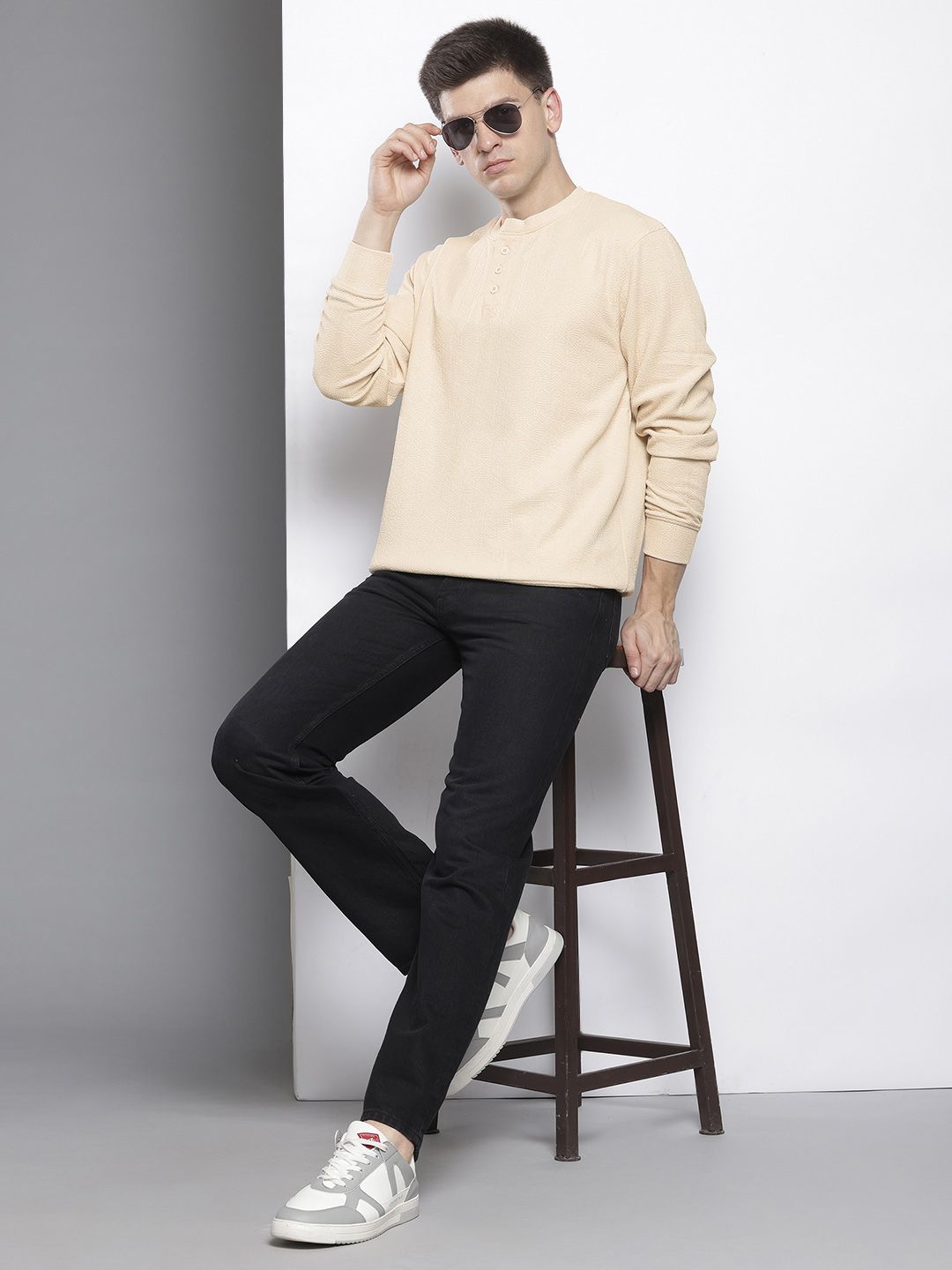 Men's Beige Relaxed Fit Self Design Sweatshirt