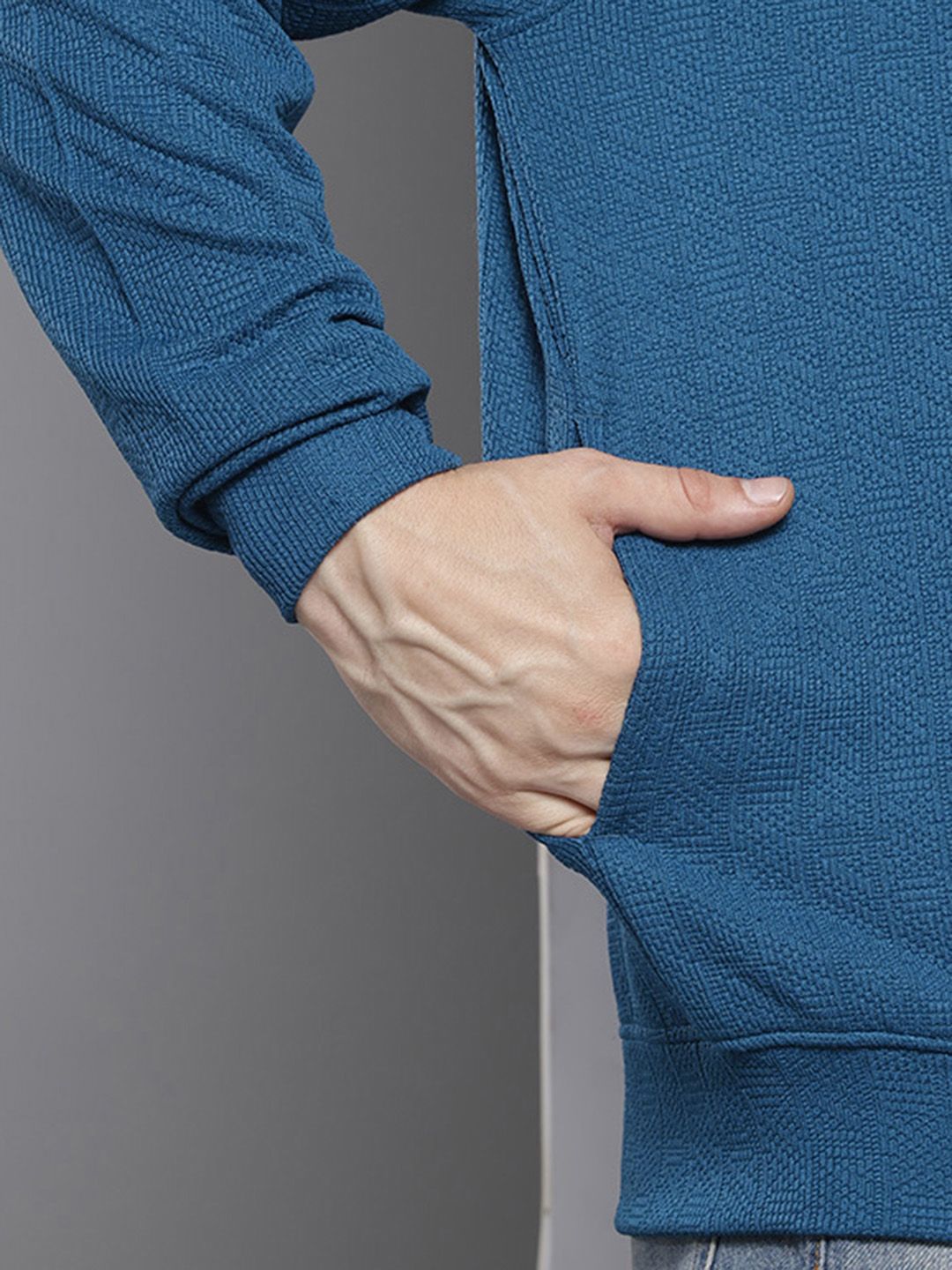 Men's Blue Relaxed Fit Self Design Sweatshirt