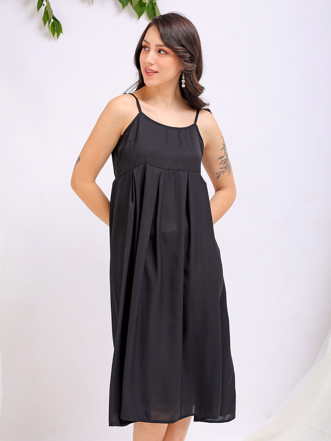 Women's Black Fit and Flare Solid Square Neck Pleated Dress