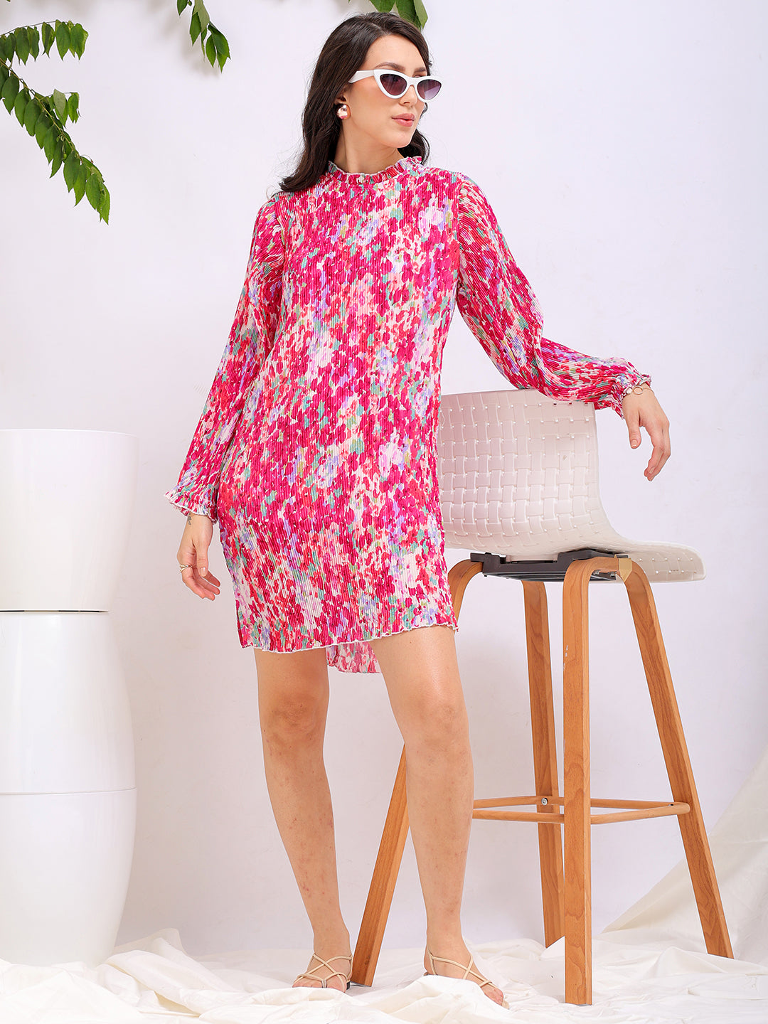 Women's Pink Straight Floral Round Neck Pleated Dress