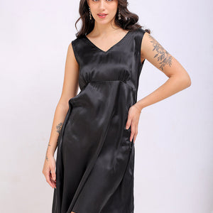 Women's Black Fit and Flare Solid V neck Pinafore Dress