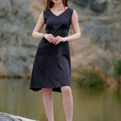 Women's Black Fit and Flare Solid V neck Pinafore Dress