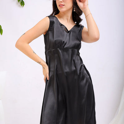 Women's Black Fit and Flare Solid V neck Pinafore Dress