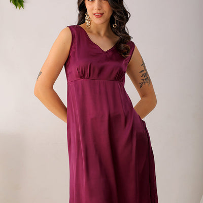 Women's Purple Fit and Flare Solid V neck Pinafore Dress