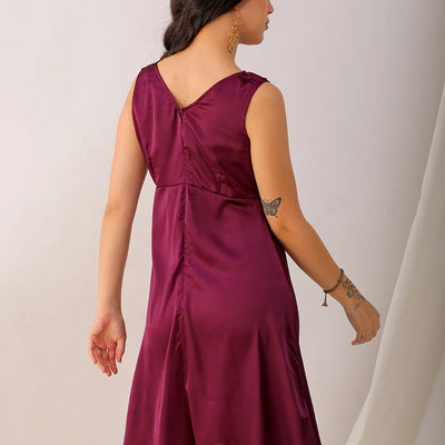 Women's Purple Fit and Flare Solid V neck Pinafore Dress