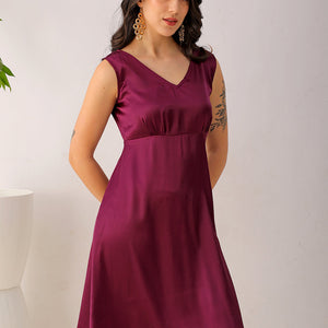 Women's Purple Fit and Flare Solid V neck Pinafore Dress