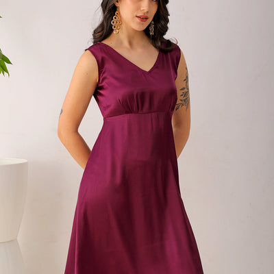 Women's Purple Fit and Flare Solid V neck Pinafore Dress