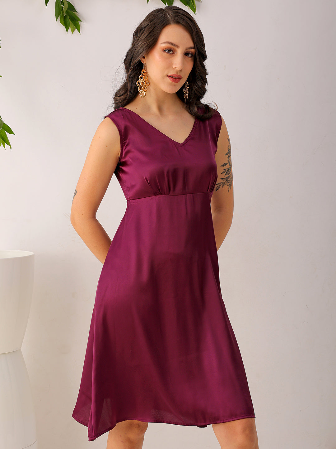 Women's Purple Fit and Flare Solid V neck Pinafore Dress