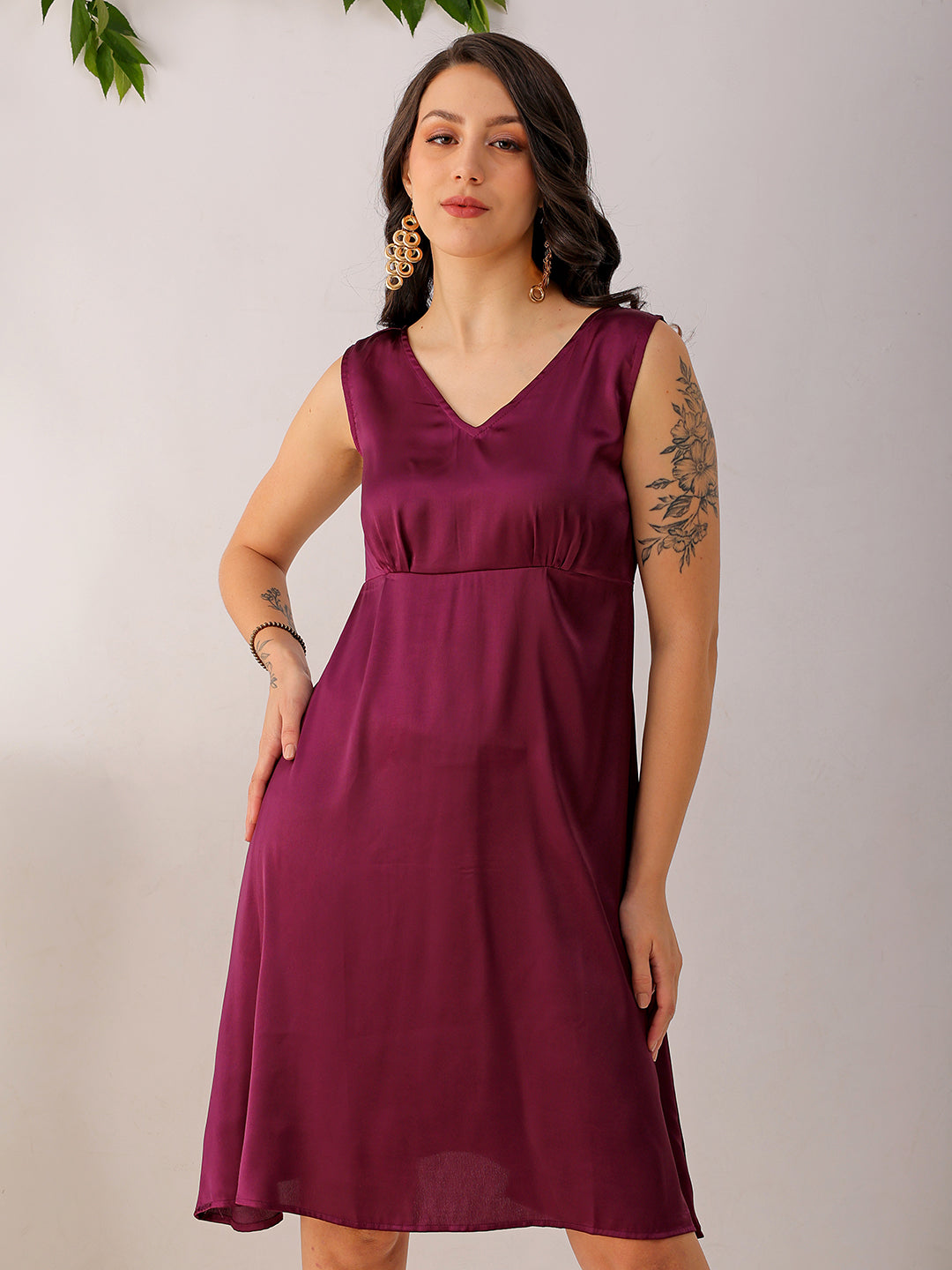 Women's Purple Fit and Flare Solid V neck Pinafore Dress