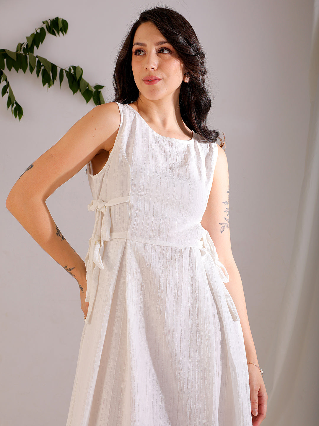 Women's White Flare Textured Round Neck Midi Dress