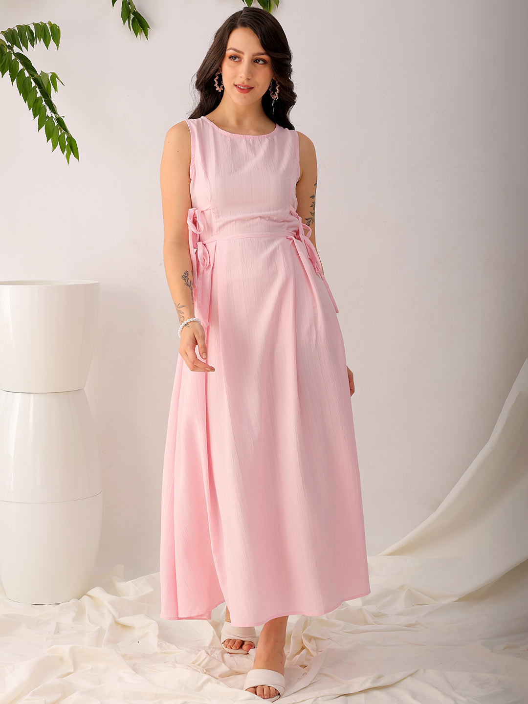 Women's Pink Flare Textured Round Neck Midi Dress