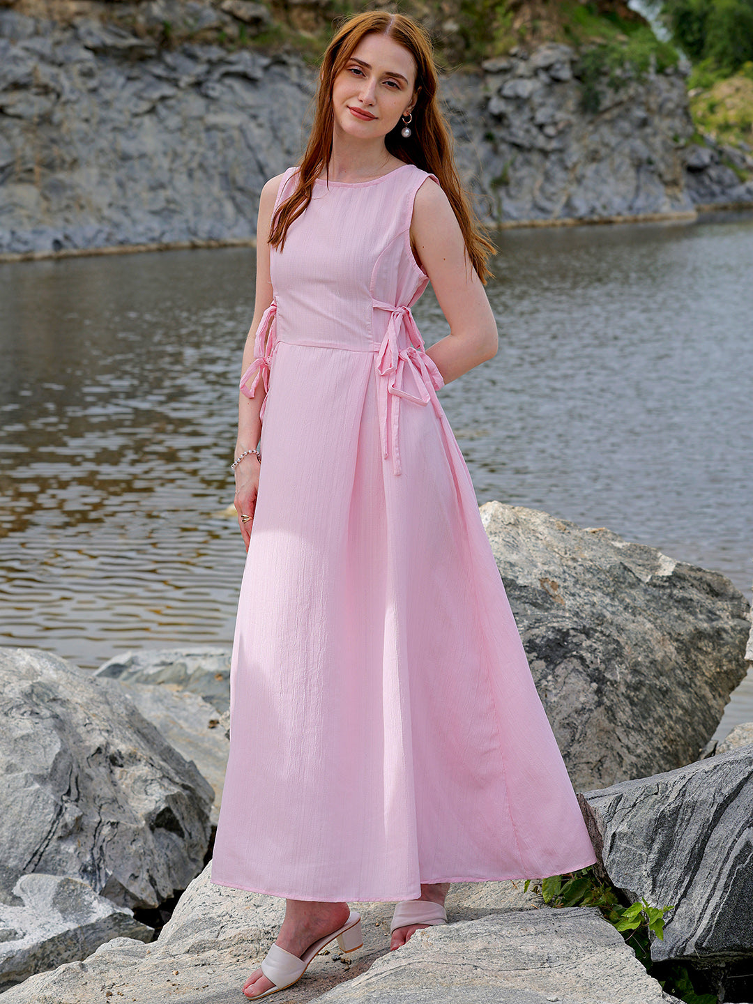 Women's Pink Flare Textured Round Neck Midi Dress