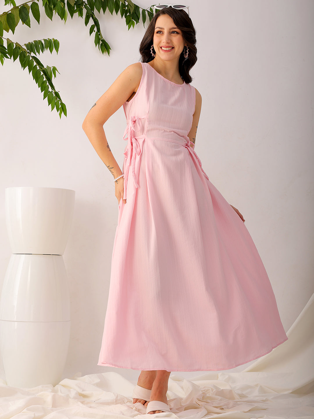 Women's Pink Flare Textured Round Neck Midi Dress