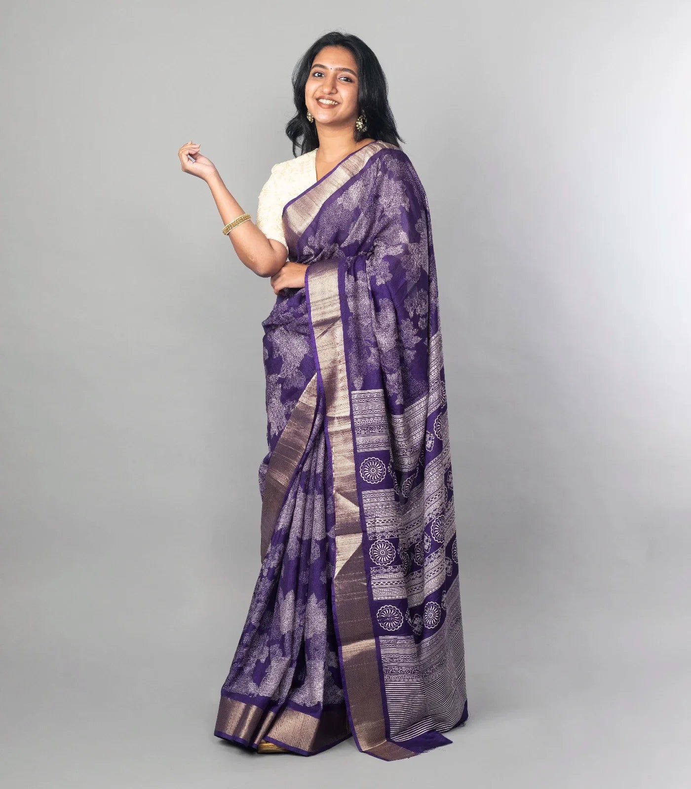 Violet Woven Dola Synthetic Saree Printed With Abstract Motifs