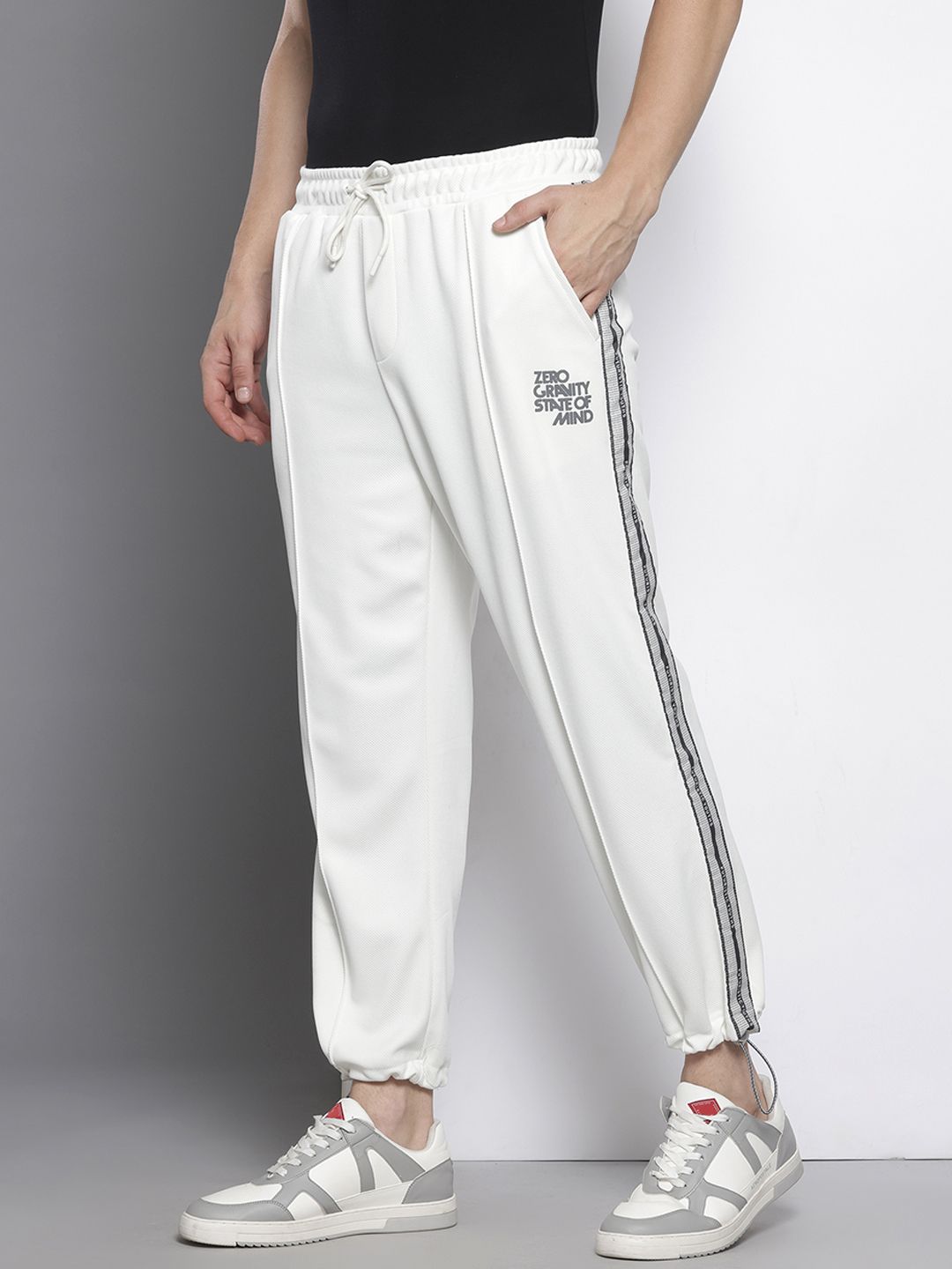 Men's White Relaxed Fit Printed Wide Leg Joggers