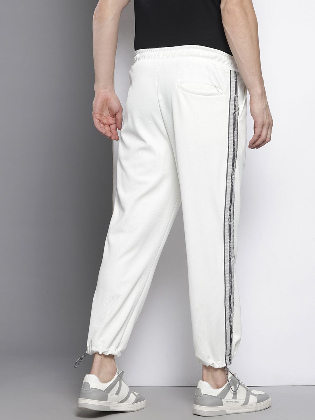 Men's White Relaxed Fit Printed Wide Leg Joggers