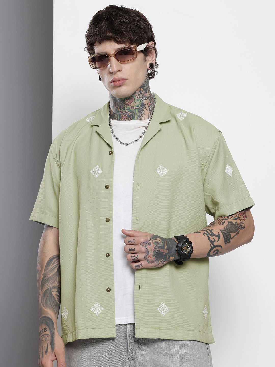 Men's Green Relaxed Fit Solid Resort Wear Shirt