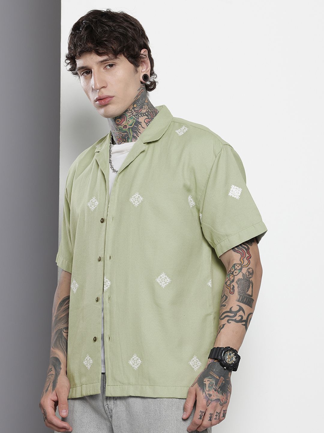 Men's Green Relaxed Fit Solid Resort Wear Shirt