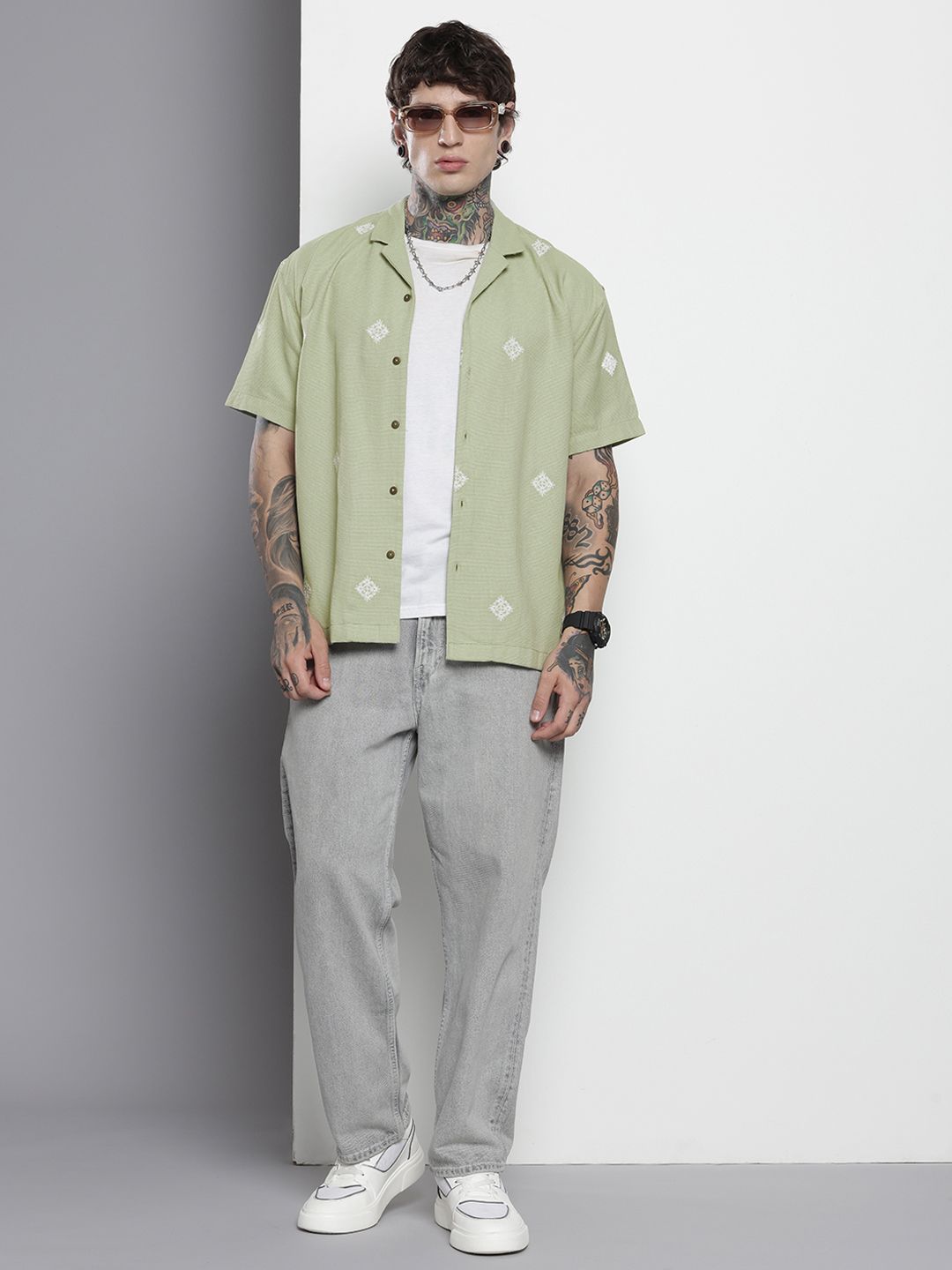 Men's Green Relaxed Fit Solid Resort Wear Shirt