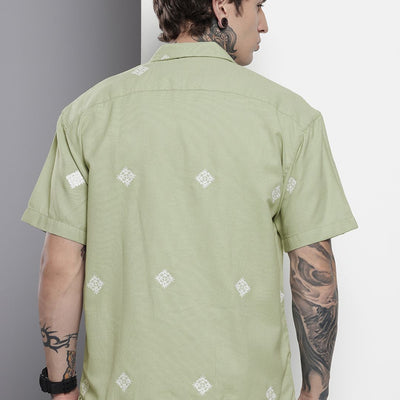 Men's Green Relaxed Fit Solid Resort Wear Shirt