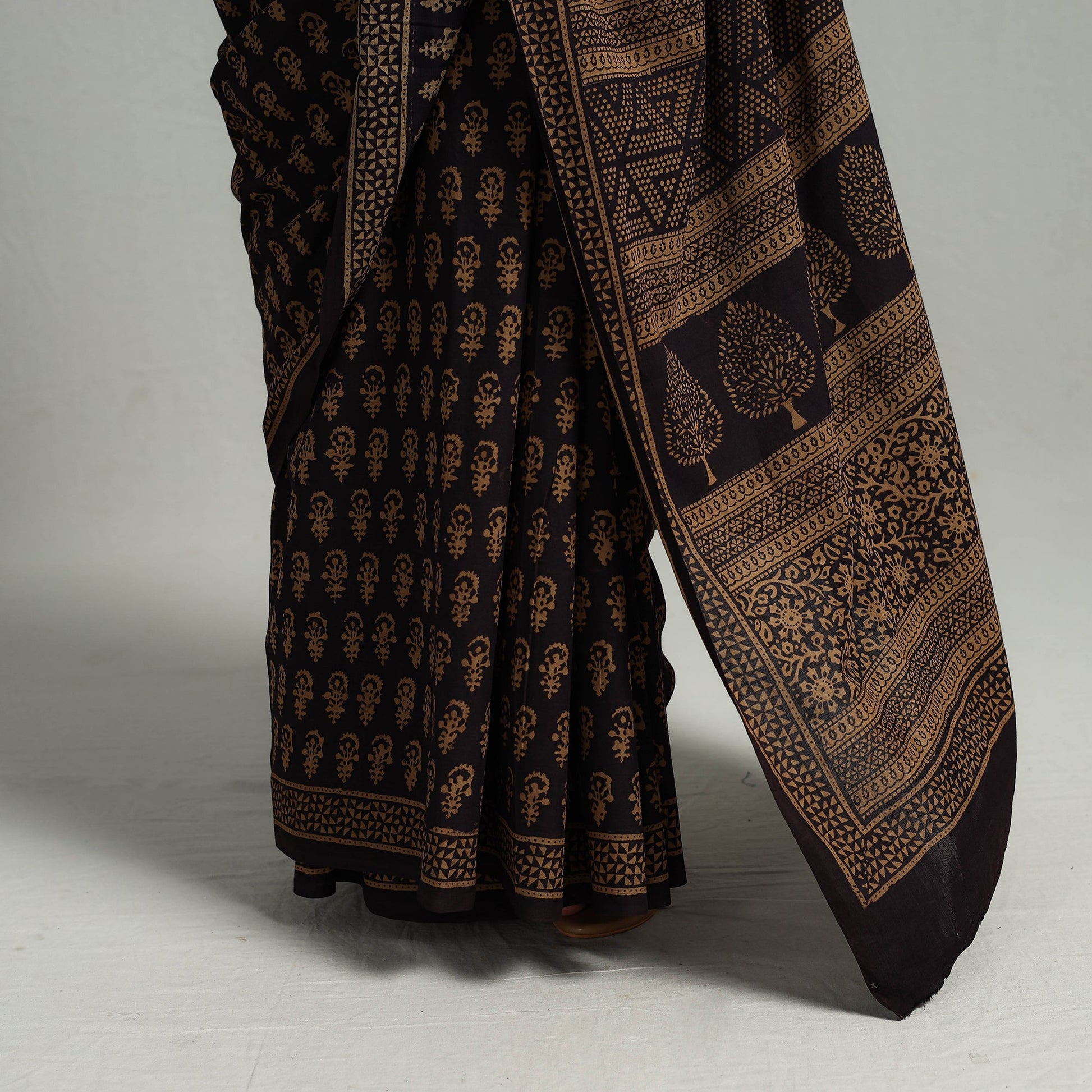 Brown - Natural Dyed Bagh Print Cotton Saree with Blouse Piece 08