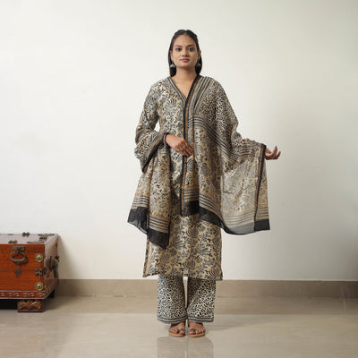 Beige - Chanderi Silk Hand Block Bagru Print Kurta Set 05