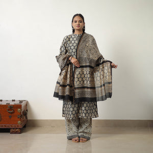 Beige - Chanderi Silk Hand Block Bagru Print Kurta Set 08