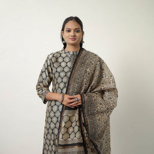 Beige - Chanderi Silk Hand Block Bagru Print Kurta Set 08