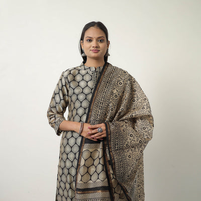 Beige - Chanderi Silk Hand Block Bagru Print Kurta Set 08