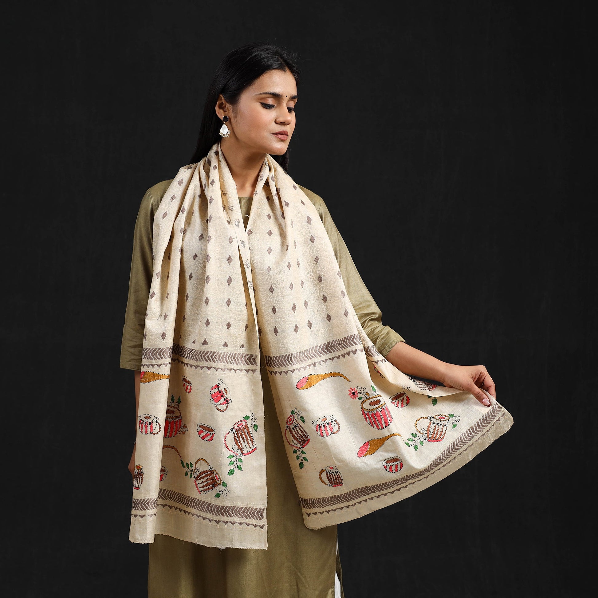 Beige - Handloom Tussar Silk Bengal Kantha Work Stole 33