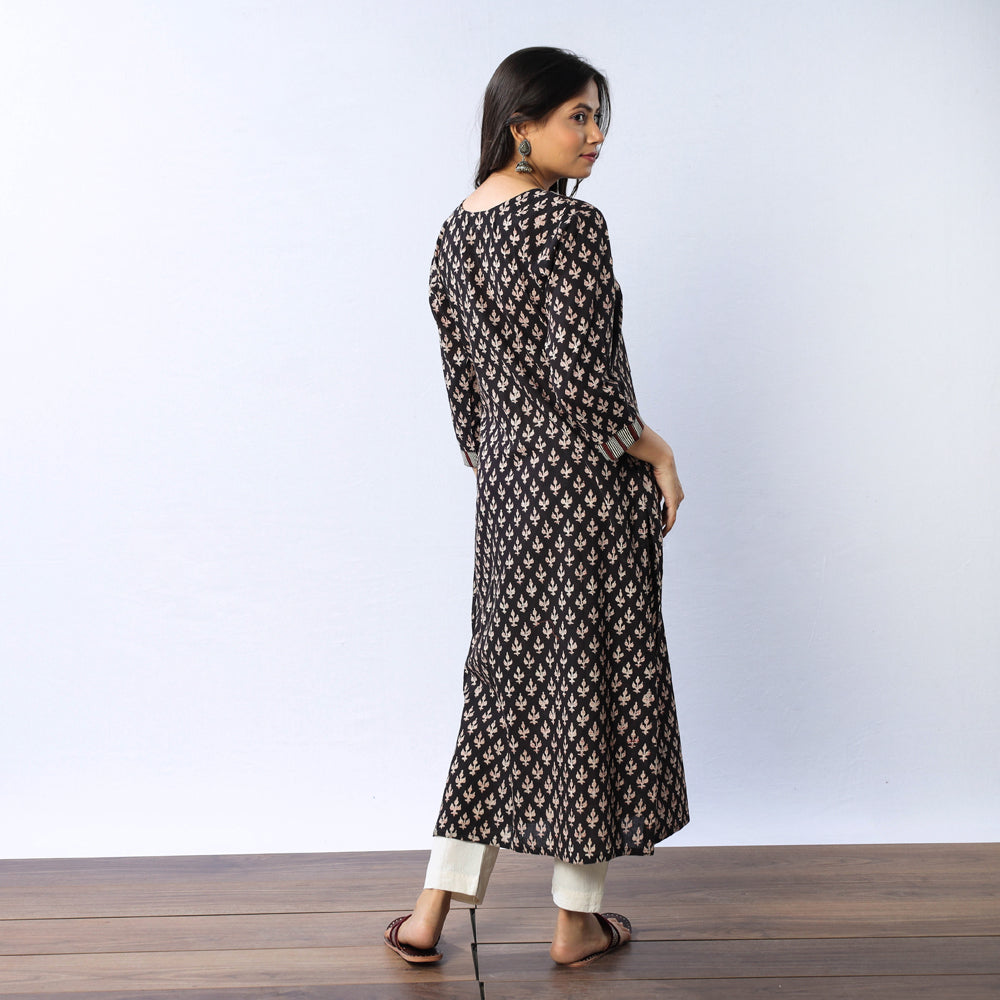 Black & Pinkish - Floral Buti Bagru Block Printed Cotton Long Kurta