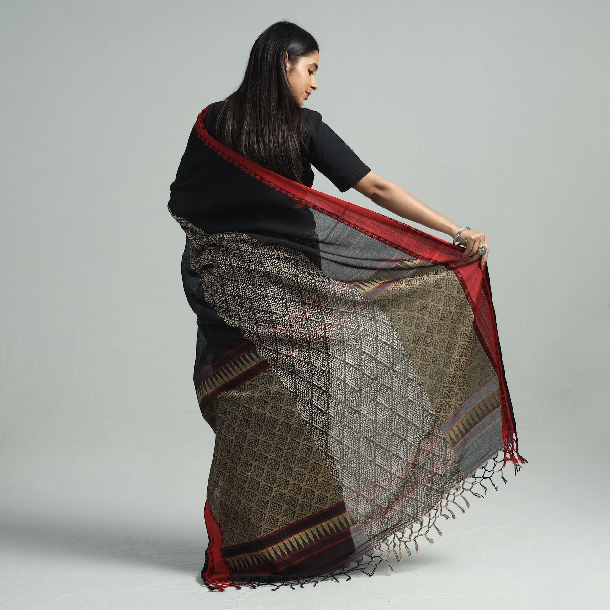 Black - Handloom Cotton Phulia Bengal Jamdani Saree
