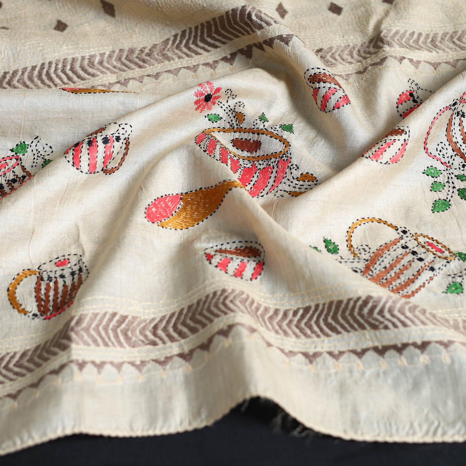 Beige - Handloom Tussar Silk Bengal Kantha Work Stole 33