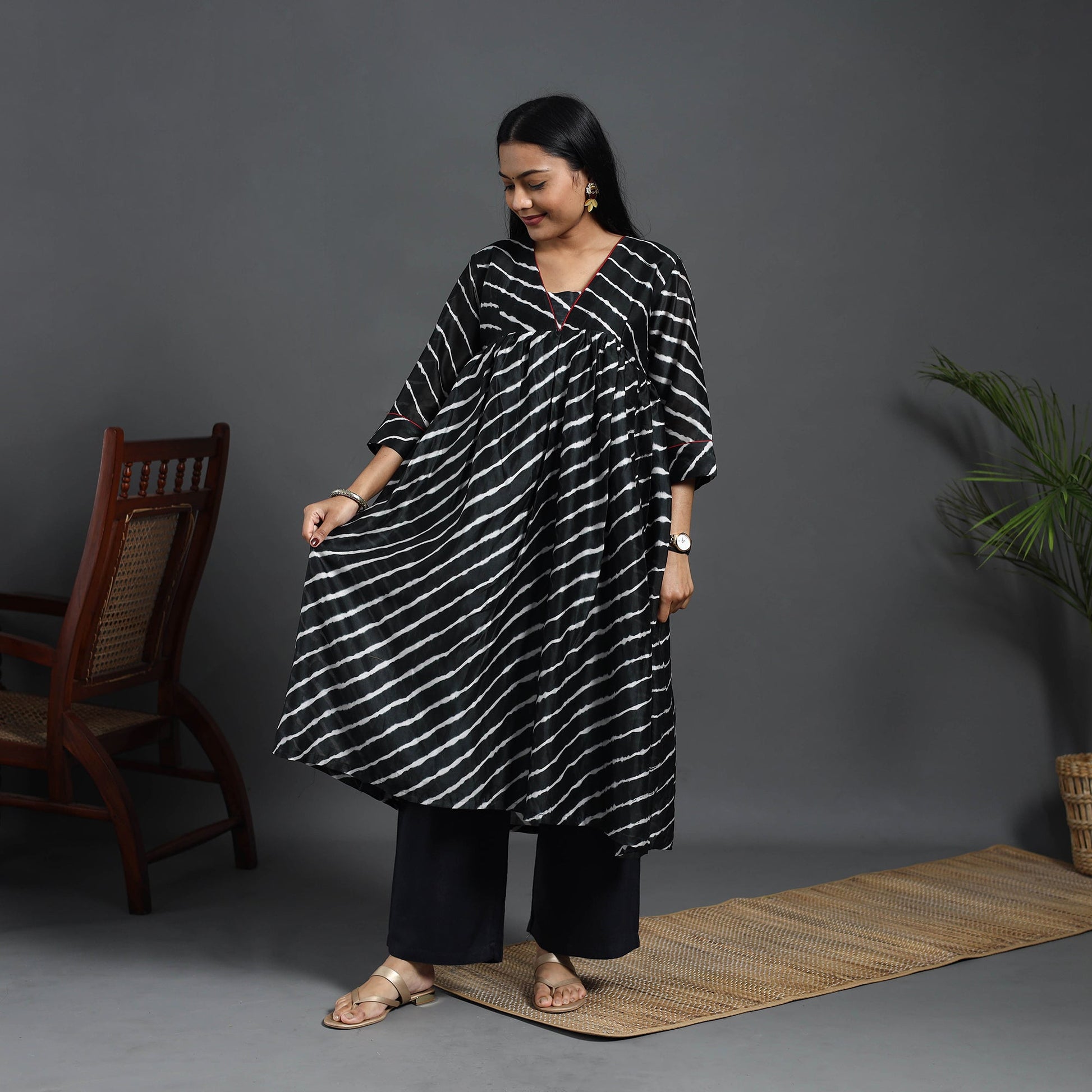 Black - Chanderi Silk Tie-Dye Flared Leheriya Kurta 09