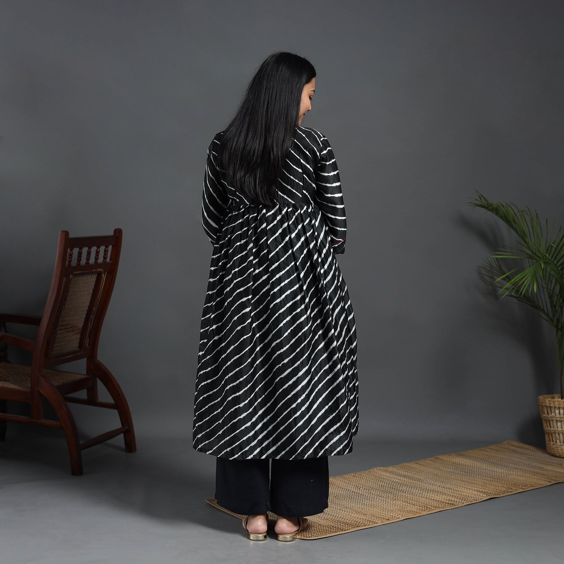 Black - Chanderi Silk Tie-Dye Flared Leheriya Kurta 09