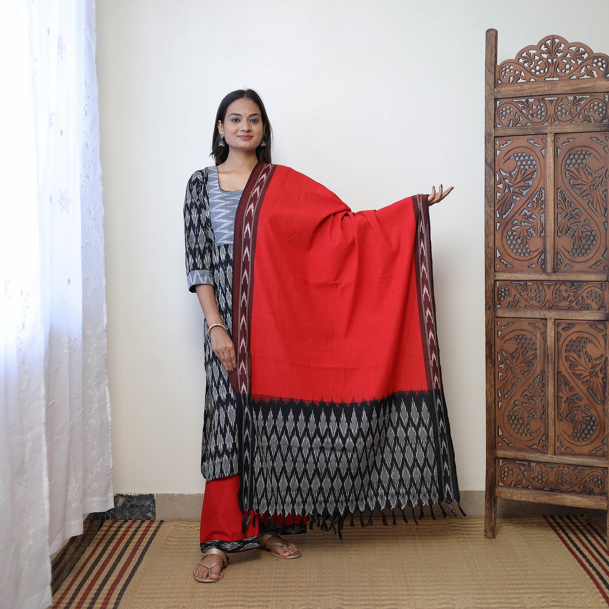Black - Handloom Cotton Pochampally Ikat Kurta Set 09