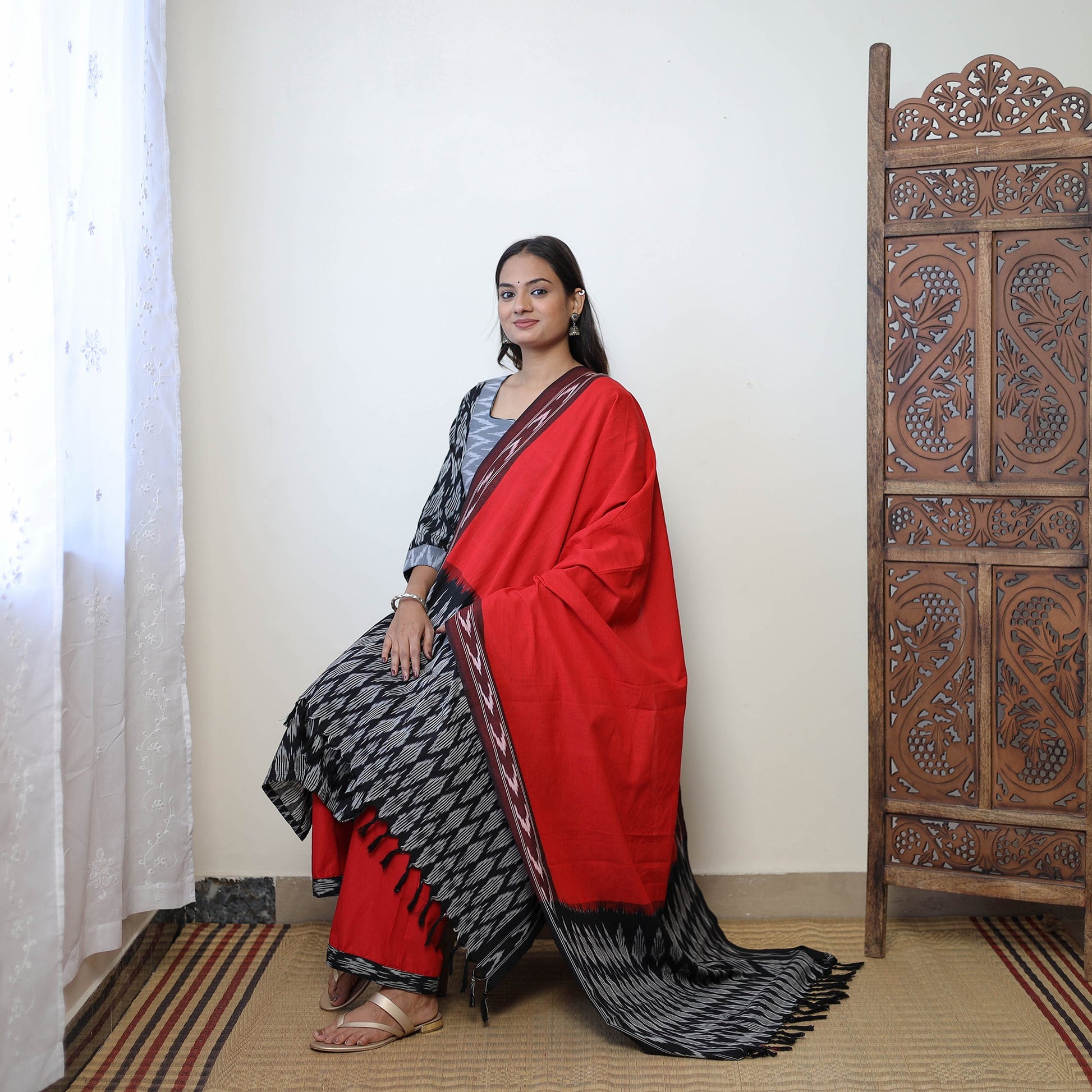 Black - Handloom Cotton Pochampally Ikat Kurta Set 09