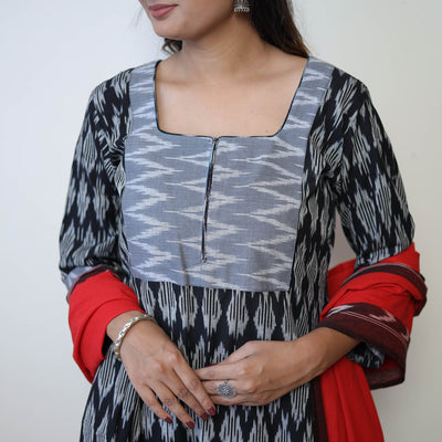 Black - Handloom Cotton Pochampally Ikat Kurta Set 09