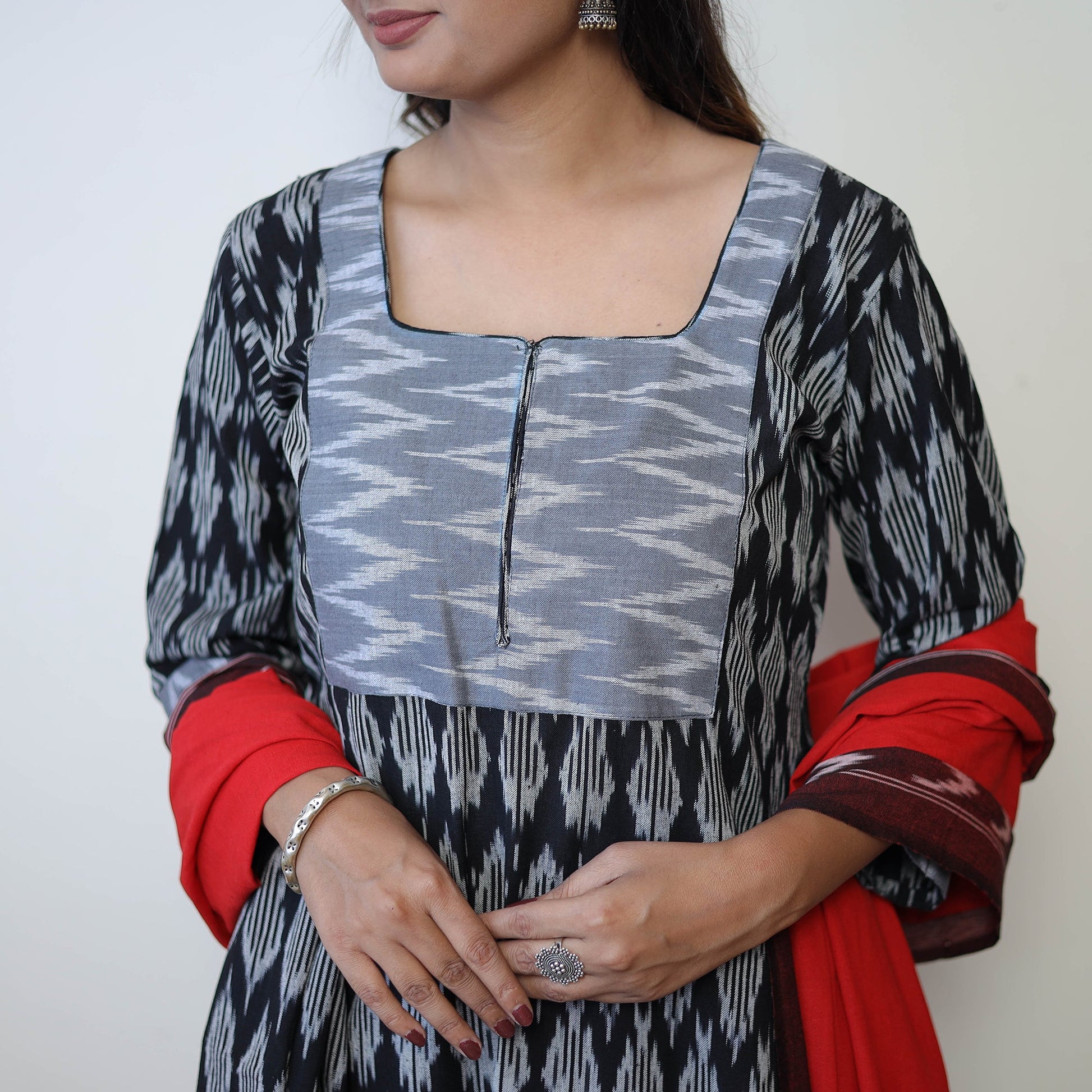 Black - Handloom Cotton Pochampally Ikat Kurta Set 09
